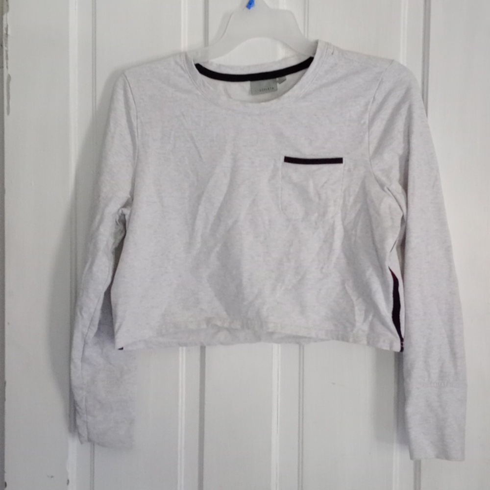 Athleta grey crop top
